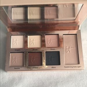 NEW!!!!! Naturally Pretty Matte Eyeshadow Palette